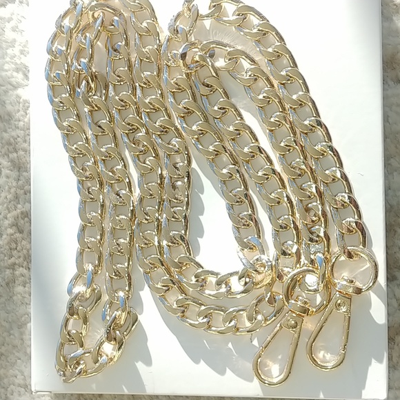 Goldtone Chains - Picture 4 of 6